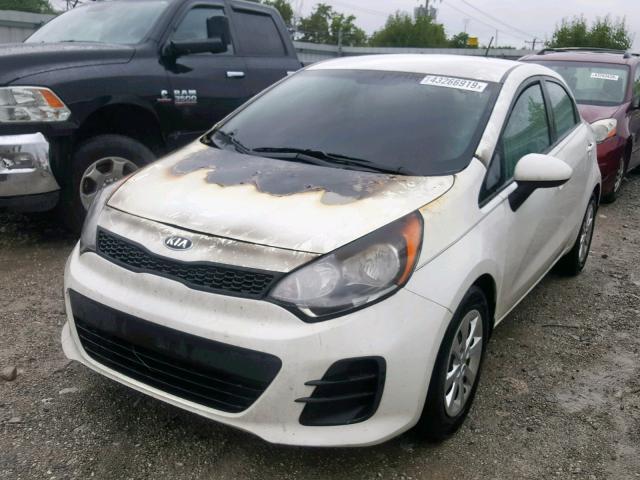 KNADM5A33G6569649 - 2016 KIA RIO LX WHITE photo 2