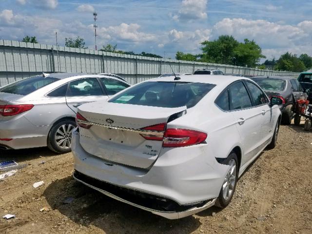 3FA6P0LU6HR295577 - 2017 FORD FUSION SE WHITE photo 4