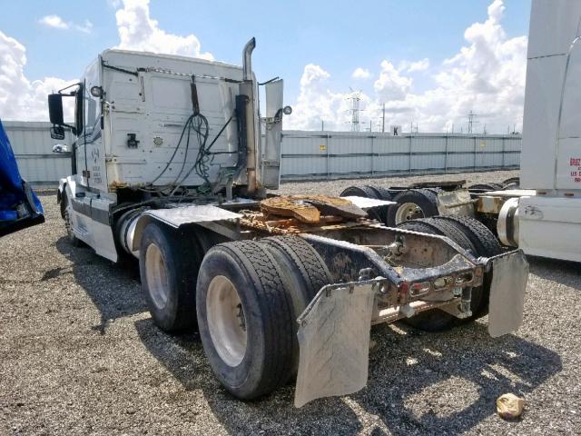 4V4NC9GH74N365334 - 2004 VOLVO VN VNL WHITE photo 3