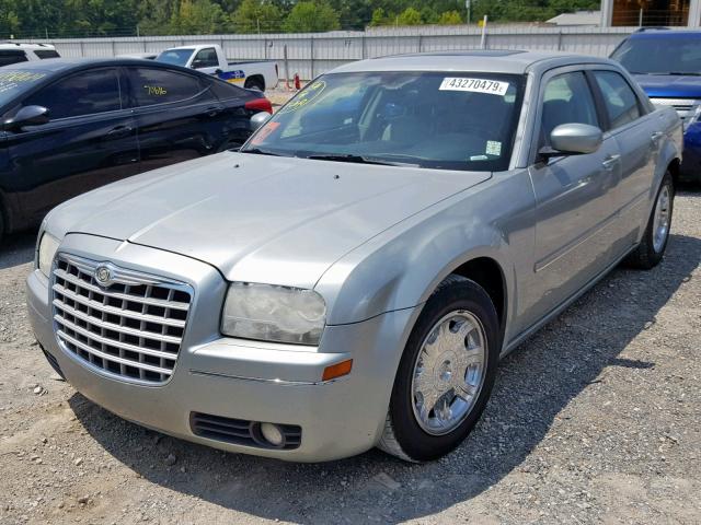 2C3JA53GX5H114103 - 2005 CHRYSLER 300 TOURIN SILVER photo 2