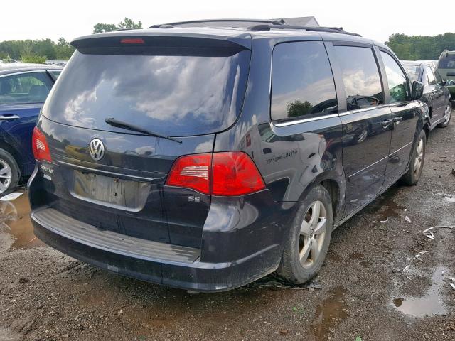 2V8HW34199R559995 - 2009 VOLKSWAGEN ROUTAN SE BLACK photo 4