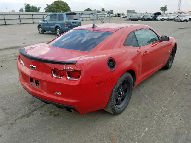 2G1FE1E34D9188935 - 2013 CHEVROLET CAMARO LS RED photo 4