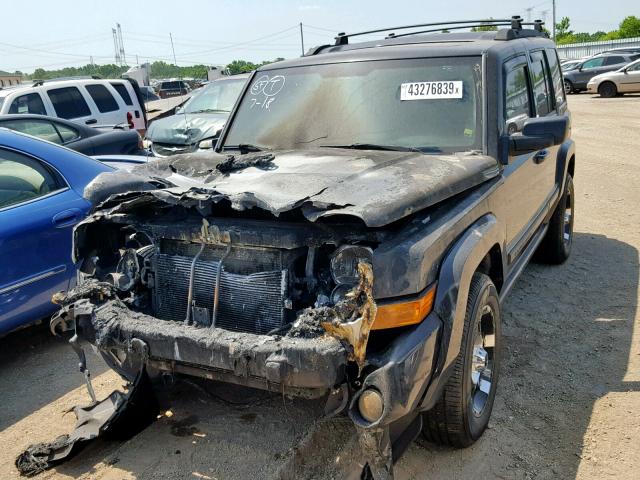 1J8HG48K68C111781 - 2008 JEEP COMMANDER BLACK photo 2