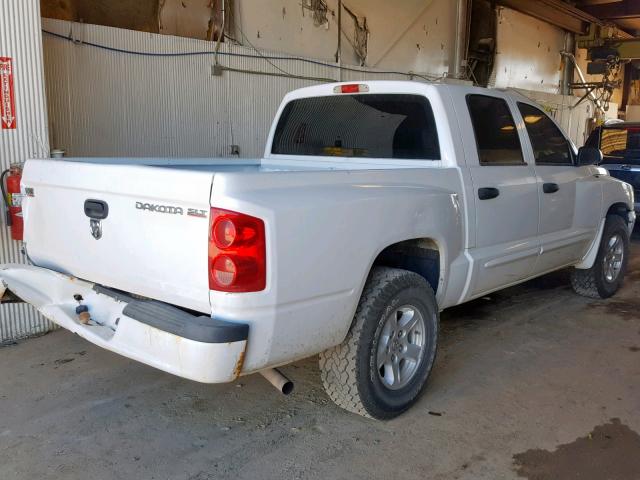 1D7HW48N66S503270 - 2006 DODGE DAKOTA QUA WHITE photo 4