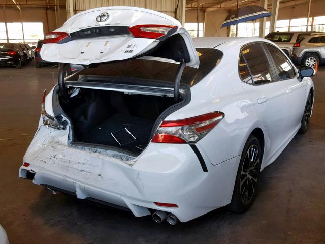 4T1B11HK6JU558653 - 2018 TOYOTA CAMRY L WHITE photo 4