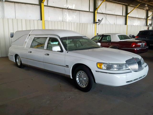 1LJFM81W7YY836320 - 2000 LINCOLN TOWN CAR E WHITE photo 1