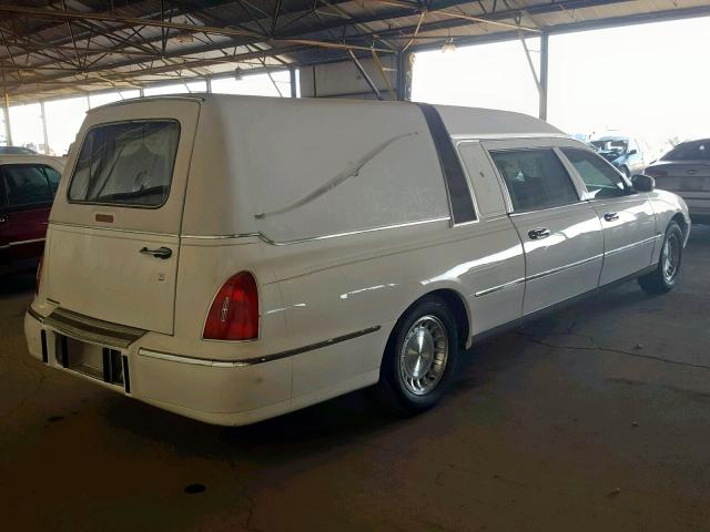 1LJFM81W7YY836320 - 2000 LINCOLN TOWN CAR E WHITE photo 4