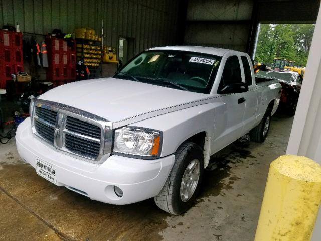 1D7HW42N66S715868 - 2006 DODGE DAKOTA SLT WHITE photo 2