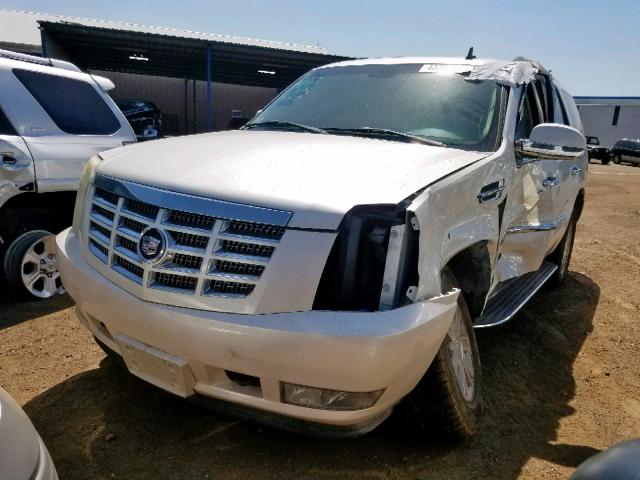 1GYFK638X7R158905 - 2007 CADILLAC ESCALADE L WHITE photo 2