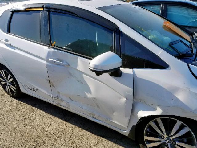 3HGGK5H82FM727826 - 2015 HONDA FIT EX WHITE photo 9