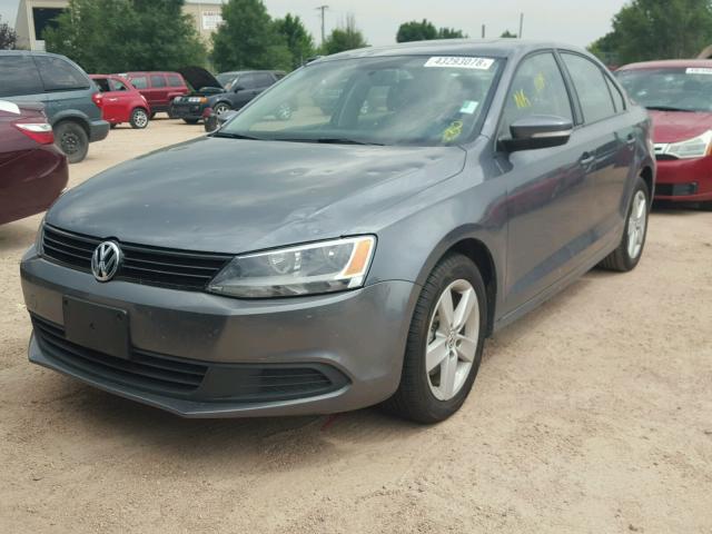 3VWLL7AJ3BM048089 - 2011 VOLKSWAGEN JETTA TDI GRAY photo 2