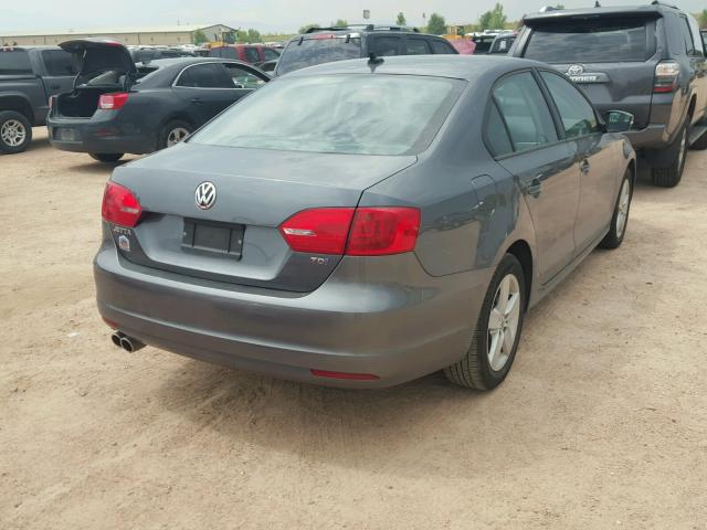 3VWLL7AJ3BM048089 - 2011 VOLKSWAGEN JETTA TDI GRAY photo 4