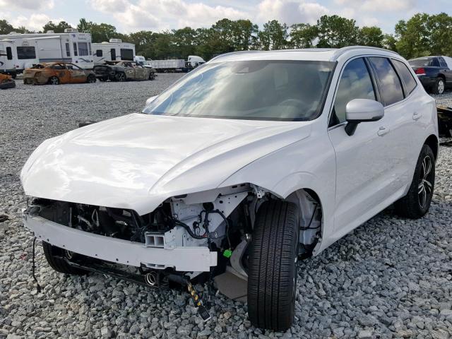 LYV102DM1KB242055 - 2019 VOLVO XC60 T5 WHITE photo 2