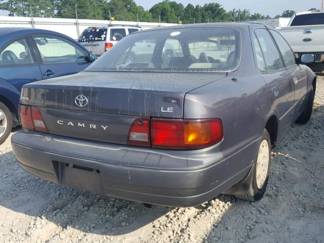 4T1BG12K8TU908200 - 1996 TOYOTA CAMRY DX GRAY photo 4