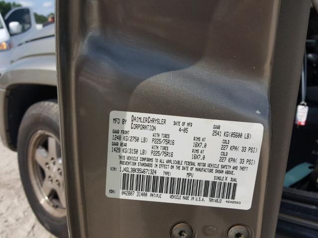 1J4GL38K95W671324 - 2005 JEEP LIBERTY RE BROWN photo 10