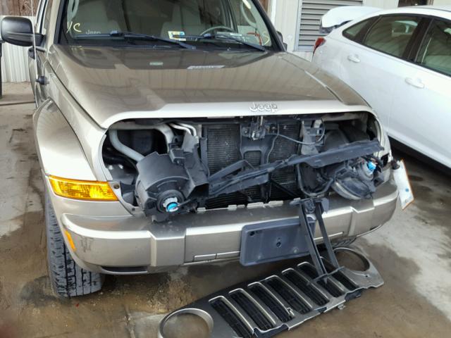 1J4GL38K95W671324 - 2005 JEEP LIBERTY RE BROWN photo 9