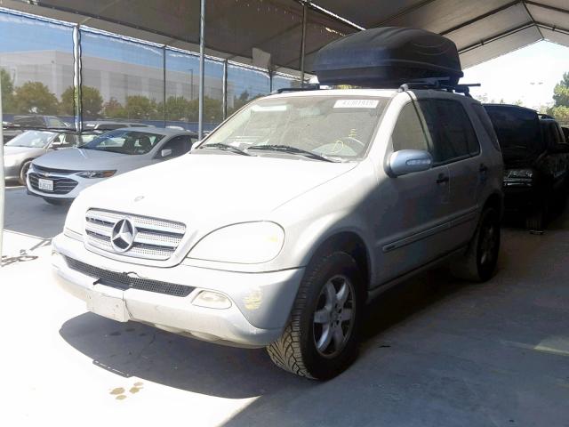 4JGAB57E23A410886 - 2003 MERCEDES-BENZ ML 350 SILVER photo 2