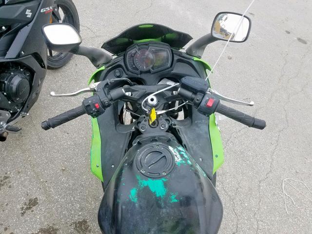 JKAEXEJ11HDA01844 - 2017 KAWASAKI EX650 J თეთრი ფოტო 5