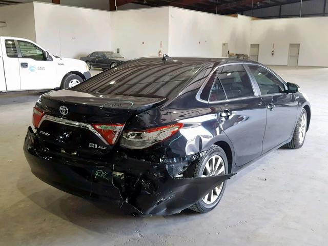 4T1BD1FKXFU172609 - 2015 TOYOTA CAMRY HYBR BLACK photo 4