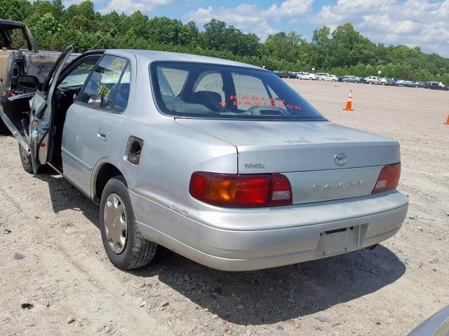 4T1BG12K2TU652961 - 1996 TOYOTA CAMRY DX SILVER photo 3