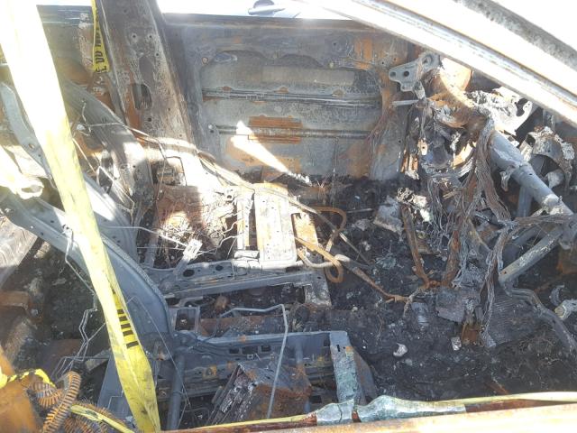 5NMZU3LB0HH016494 - 2017 HYUNDAI SANTA FE S BURN photo 5