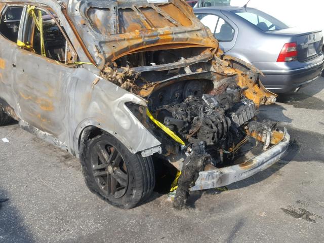 5NMZU3LB0HH016494 - 2017 HYUNDAI SANTA FE S BURN photo 9