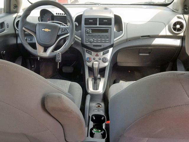 1G1JA5SH5F4219726 - 2015 CHEVROLET SONIC LS SILVER photo 9