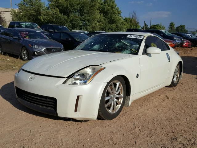 JN1AZ34E44T051025 - 2004 NISSAN 350Z COUPE WHITE photo 2