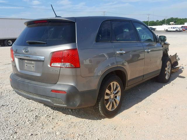 5XYKU4A26BG024899 - 2011 KIA SORENTO EX GRAY photo 4