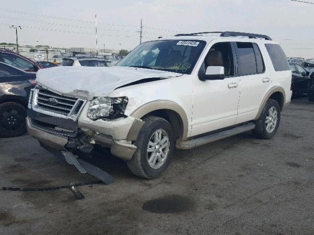 1FMEU7EE5AUA32102 - 2010 FORD EXPLORER E WHITE photo 2