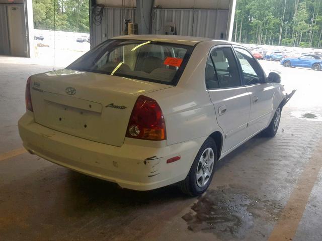 KMHCG45C35U633333 - 2005 HYUNDAI ACCENT GL WHITE photo 4