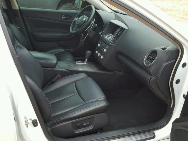 1N4AA5AP3EC914829 - 2014 NISSAN MAXIMA S 白色 照片 5