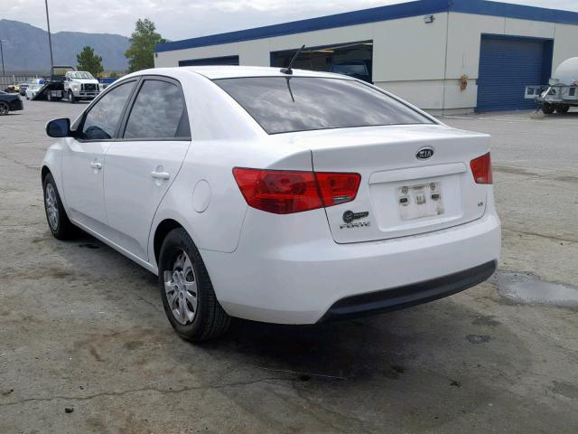 KNAFU4A2XC5548470 - 2012 KIA FORTE EX WHITE photo 3