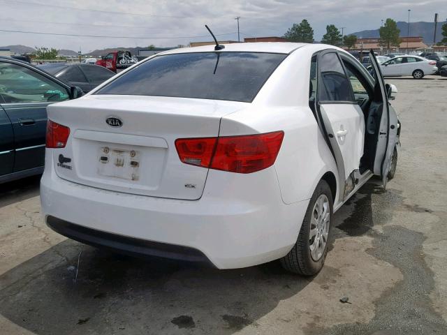 KNAFU4A2XC5548470 - 2012 KIA FORTE EX WHITE photo 4