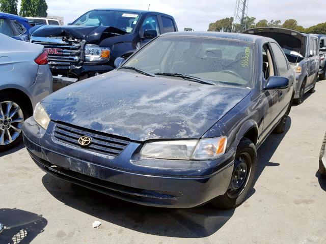 4T1BG22K0WU377620 - 1998 TOYOTA CAMRY CE BLUE photo 2