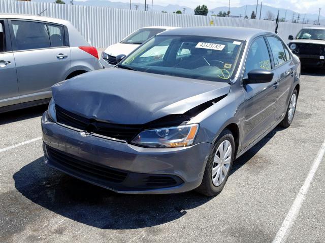 3VW2K7AJ8EM256360 - 2014 VOLKSWAGEN JETTA BASE GRAY photo 2