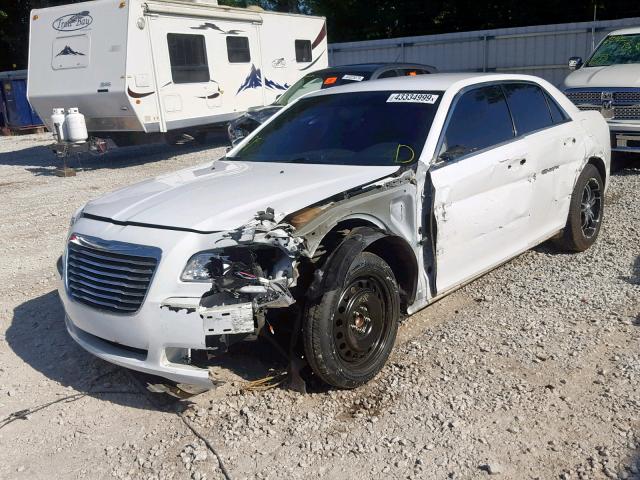 2C3CCACG4CH212410 - 2012 CHRYSLER 300 LIMITE WHITE photo 2