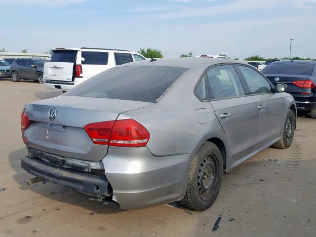 1VWAP7A33EC009053 - 2014 VOLKSWAGEN PASSAT S SILVER photo 4