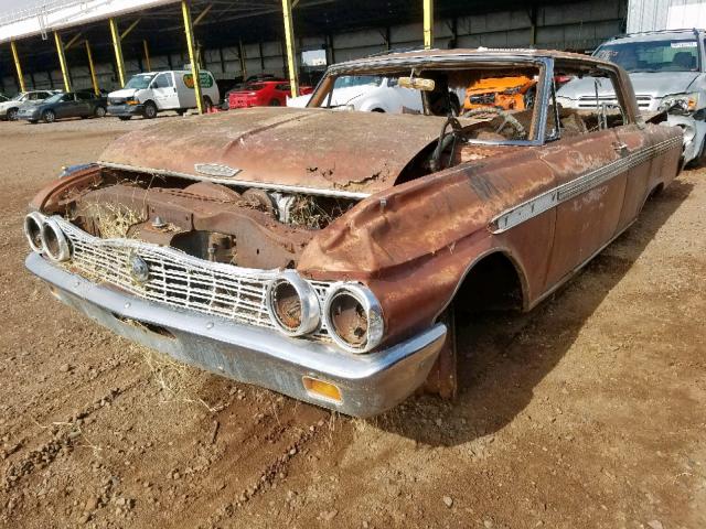 2J63W120598 - 1962 FORD GALAXIE500 MAROON photo 2