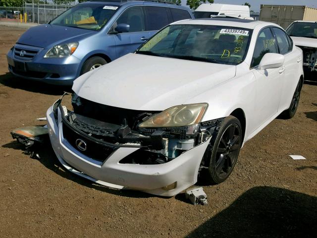 JTHBE262172009916 - 2007 LEXUS IS 350 WHITE photo 2