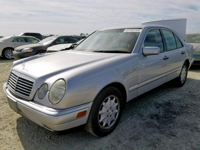 WDBJF25F4WA677114 - 1998 MERCEDES-BENZ E 300TD SILVER photo 2