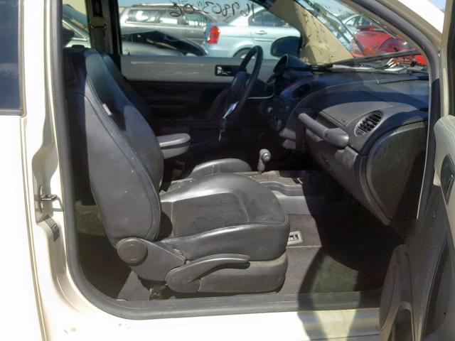 3VWPW31C16M401258 - 2006 VOLKSWAGEN NEW BEETLE კრემისფერი ფოტო 5