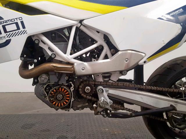 VBKUSV408JM717564 - 2018 HUSQVARNA SUPERMOTO WHITE photo 6