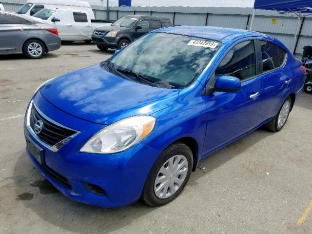 3N1CN7AP9CL939743 - 2012 NISSAN VERSA S BLUE photo 2