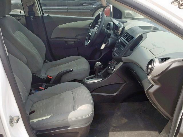 1G1JA6SH1D4186081 - 2013 CHEVROLET SONIC LS 白色 照片 5