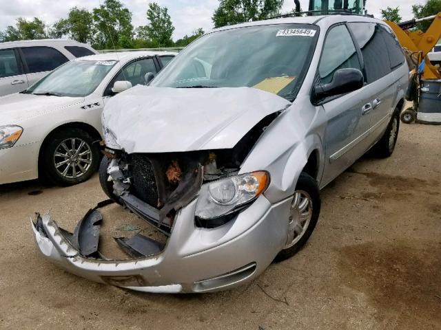 2A4GP54L27R137284 - 2007 CHRYSLER TOWN & COU SILVER photo 2