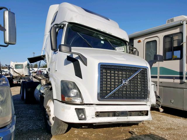 4V4NC9EH4FN181457 - 2015 VOLVO VN VNL WHITE photo 1