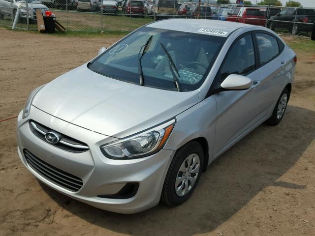 KMHCT4AE0GU118408 - 2016 HYUNDAI ACCENT SE SILVER photo 2