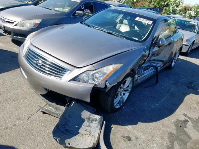 JNKCV64E89M606898 - 2009 INFINITI G37 BASE GRAY photo 2