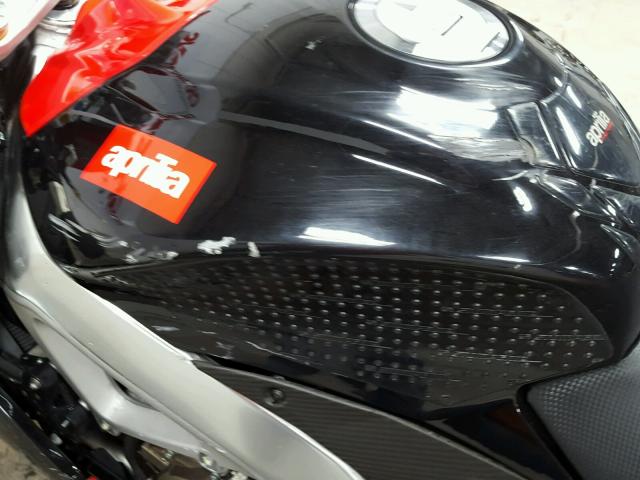 ZD4RKU02XDS000029 - 2013 APRILIA RSV4 R-FAC BLACK photo 11